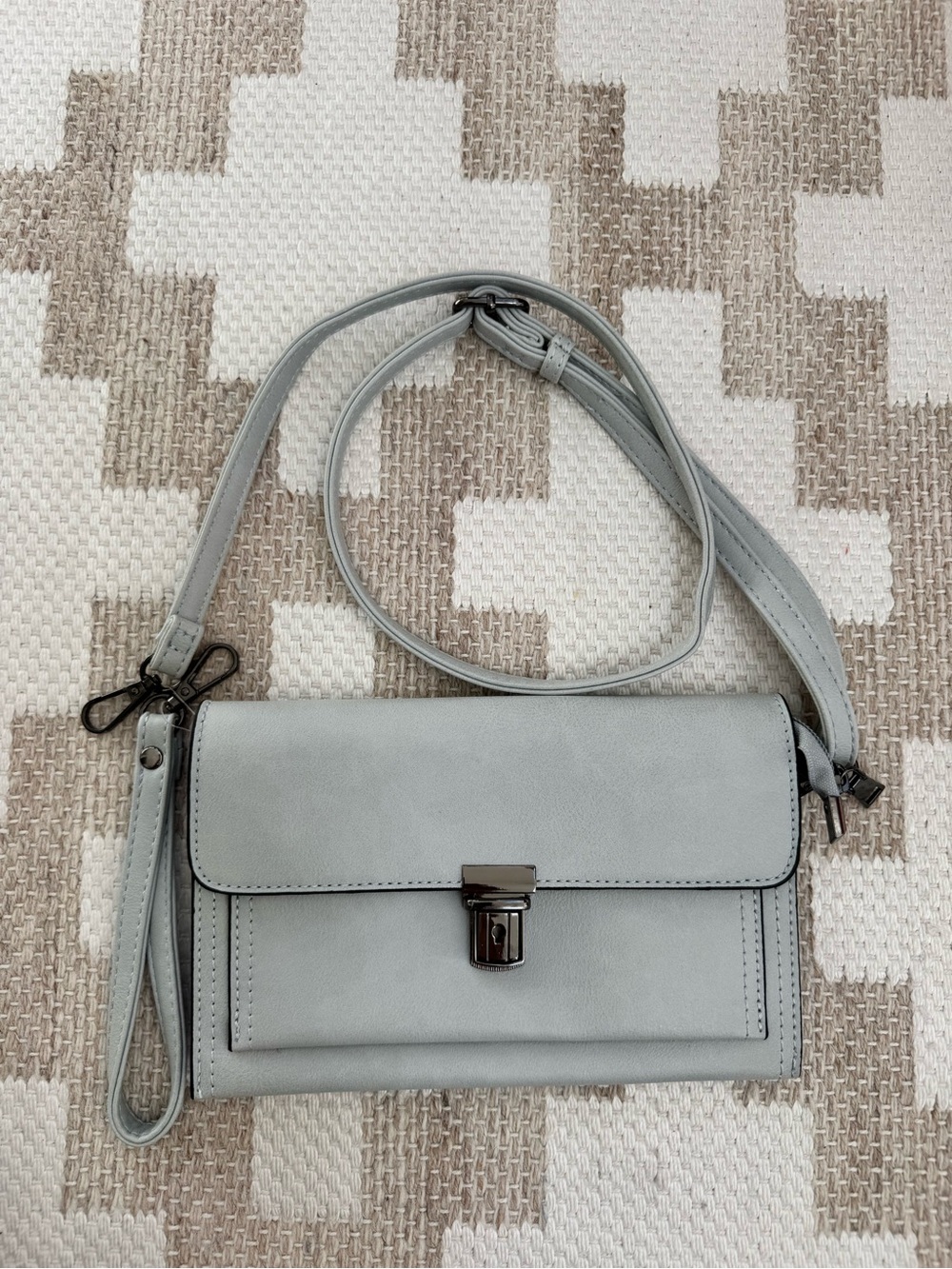 Classic Crossbody Bag in Light Gray
